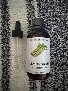Lemongrass Essential Oil - Green